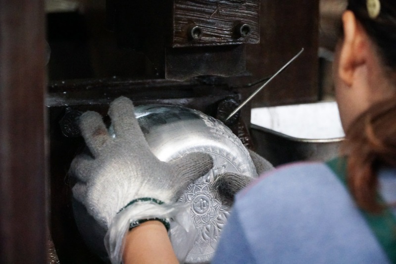 ผู้ผลิตภาชนะอลูมิเนียมลายไทย